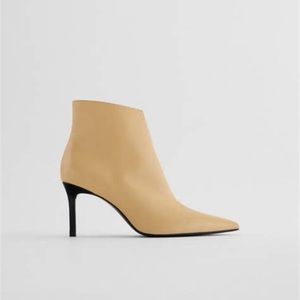 Zara vanilla pointed toes leather ankle boots